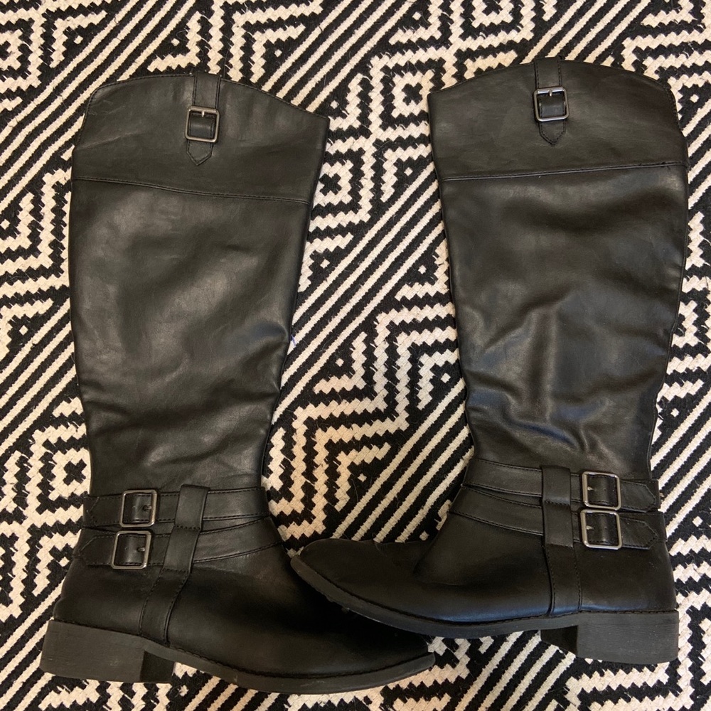 Black knee-high boots